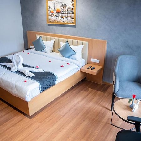 Hotel Tulips Grand Hajdarabad Zewnętrze zdjęcie