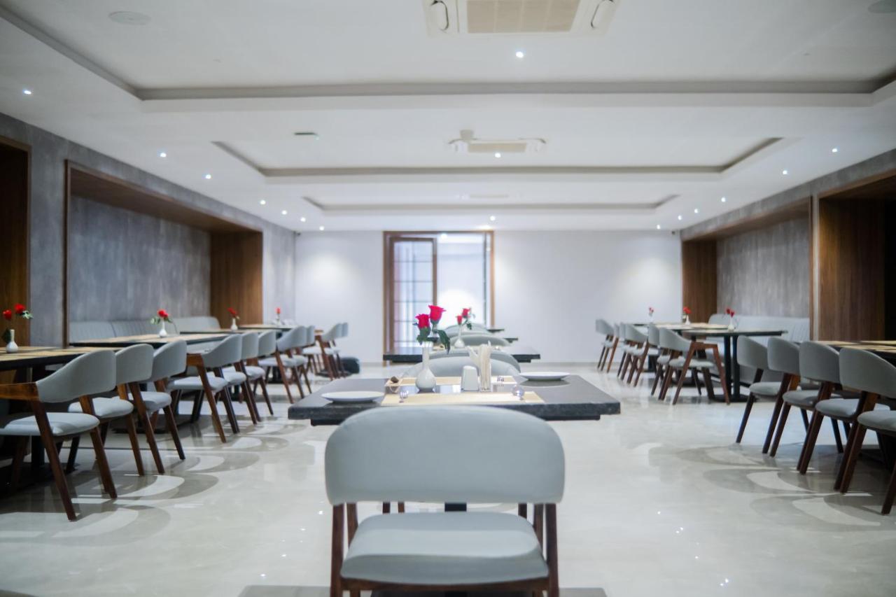 Hotel Tulips Grand Hajdarabad Zewnętrze zdjęcie