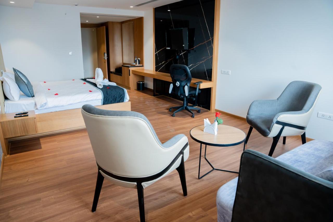 Hotel Tulips Grand Hajdarabad Zewnętrze zdjęcie