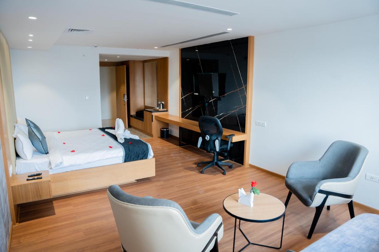 Hotel Tulips Grand Hajdarabad Zewnętrze zdjęcie