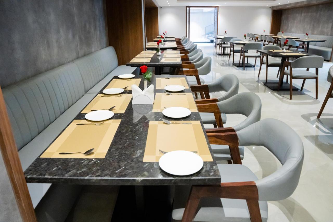 Hotel Tulips Grand Hajdarabad Zewnętrze zdjęcie
