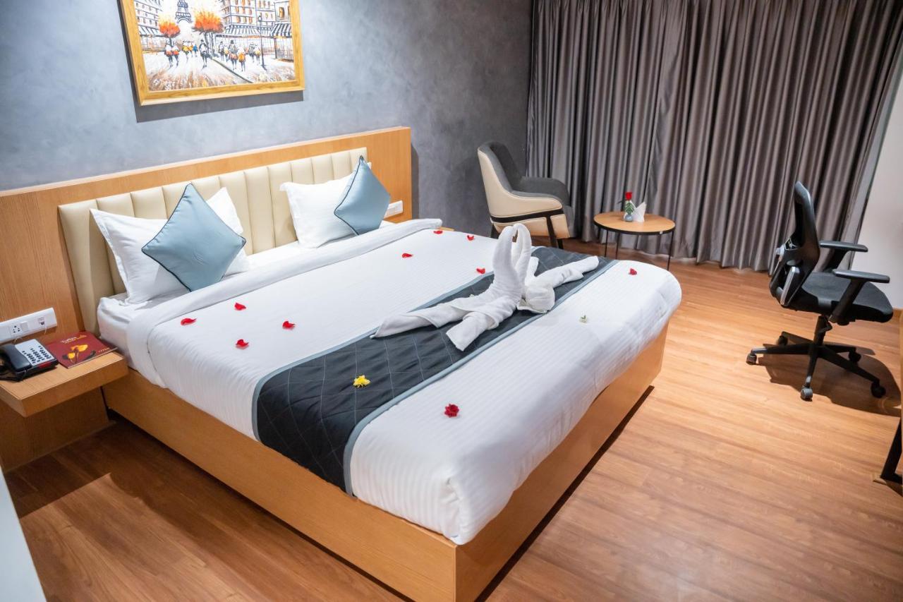 Hotel Tulips Grand Hajdarabad Zewnętrze zdjęcie