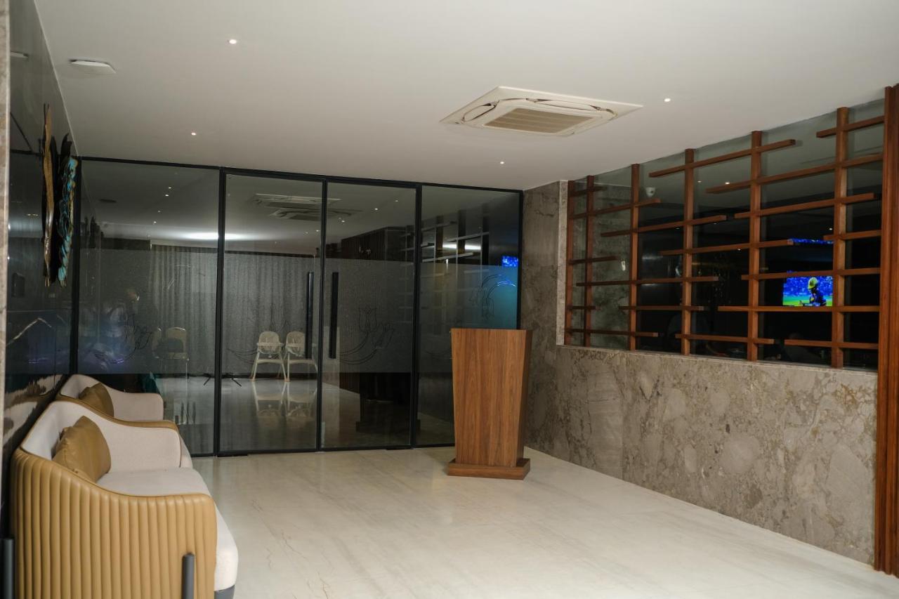 Hotel Tulips Grand Hajdarabad Zewnętrze zdjęcie