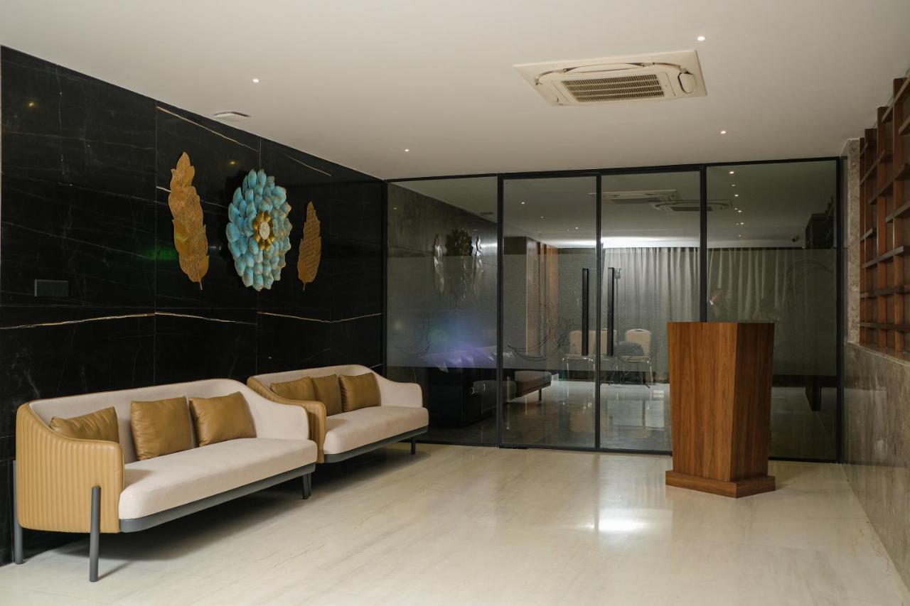 Hotel Tulips Grand Hajdarabad Zewnętrze zdjęcie