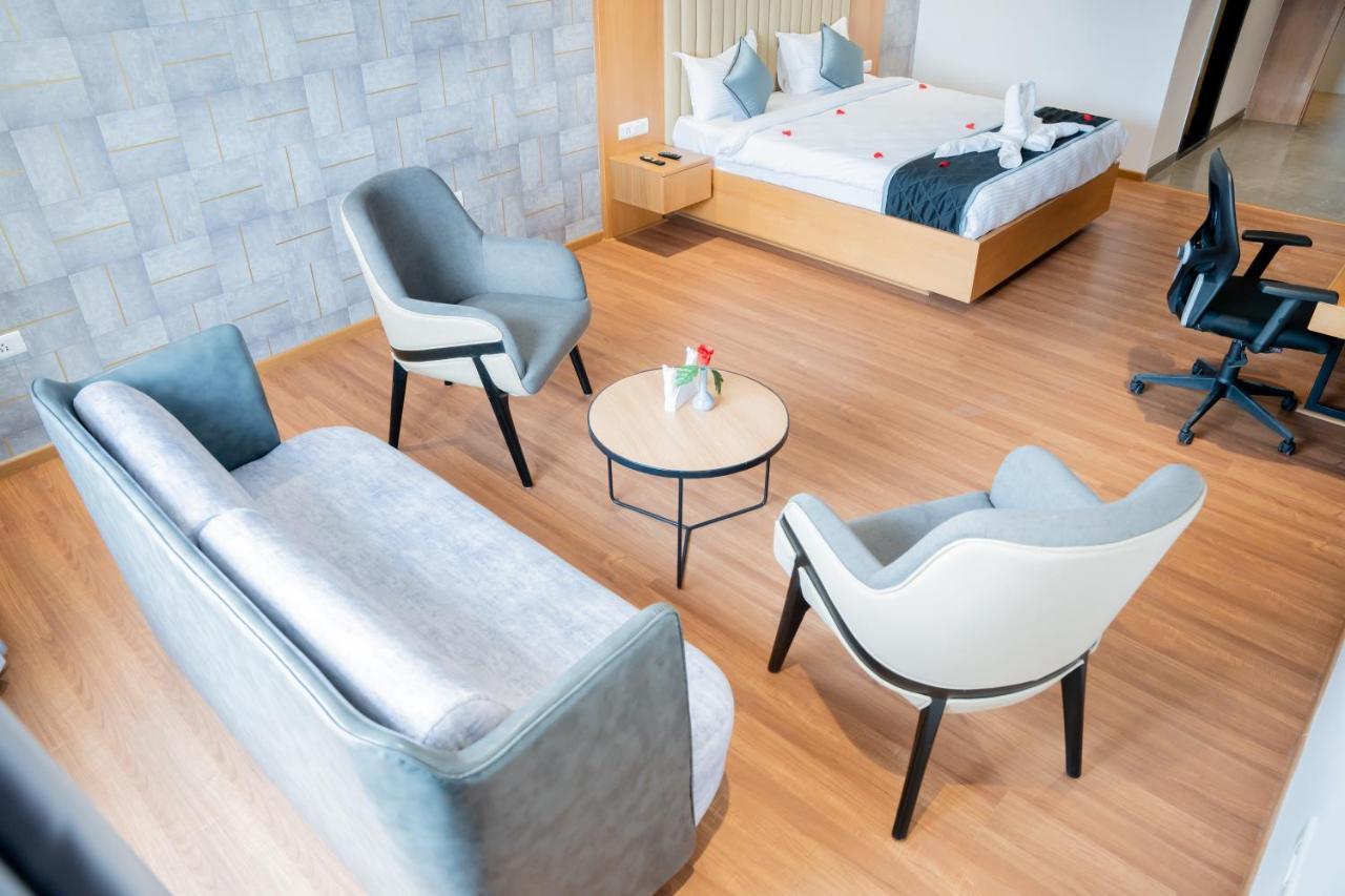 Hotel Tulips Grand Hajdarabad Zewnętrze zdjęcie
