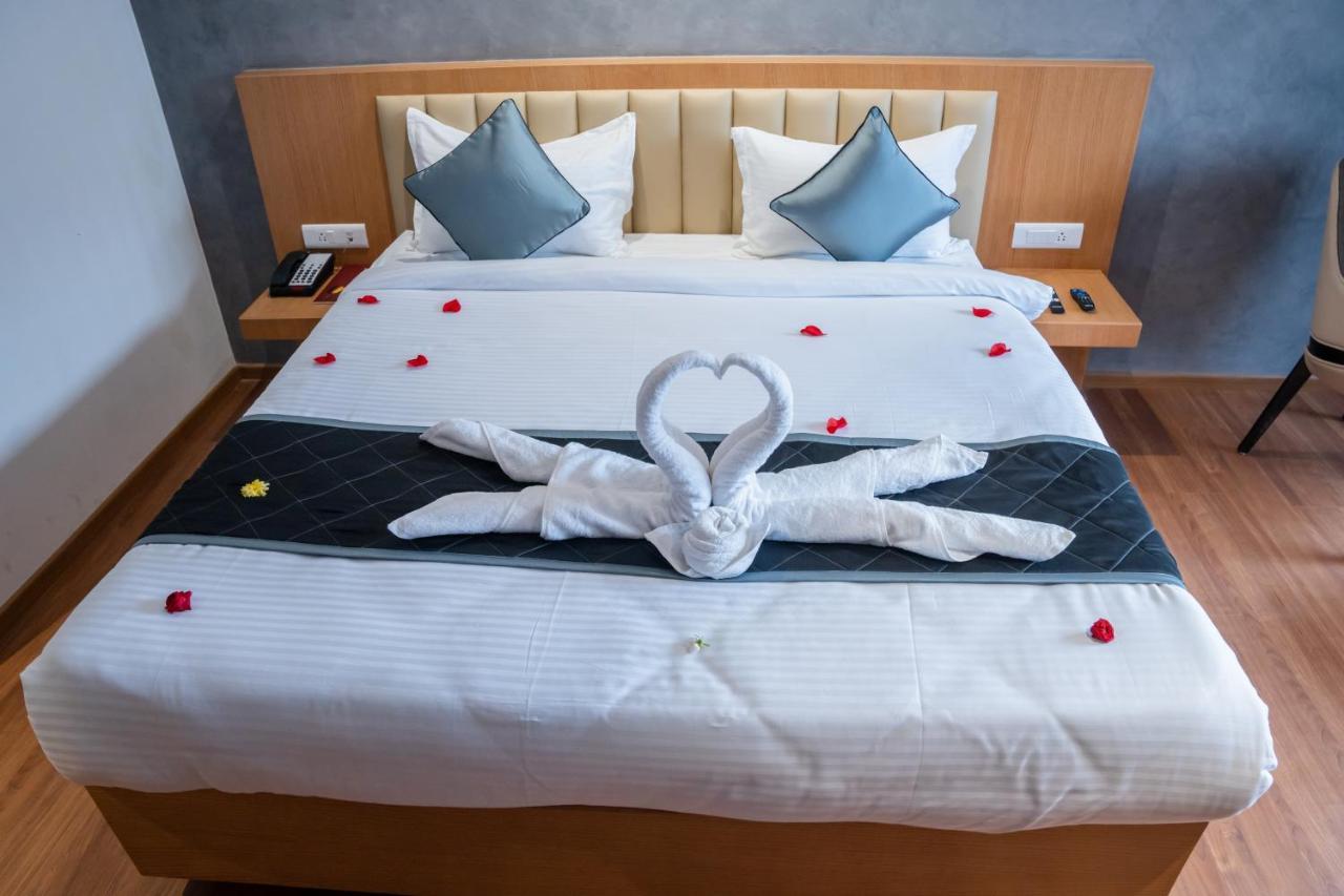 Hotel Tulips Grand Hajdarabad Zewnętrze zdjęcie